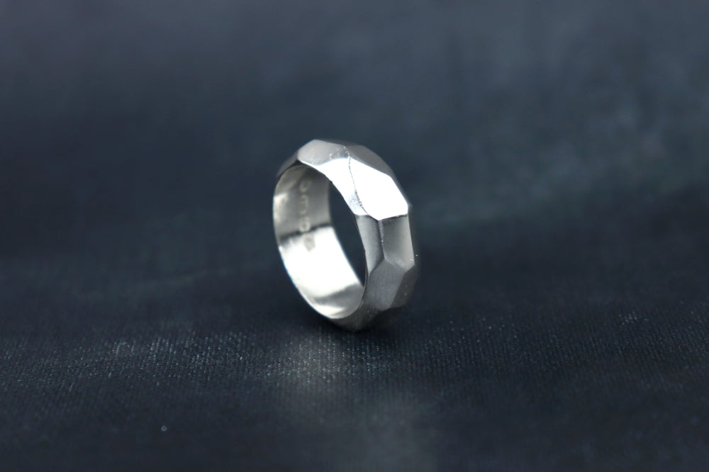 Geometric Signet UK Y