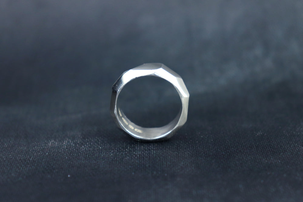 Geometric Signet UK Y